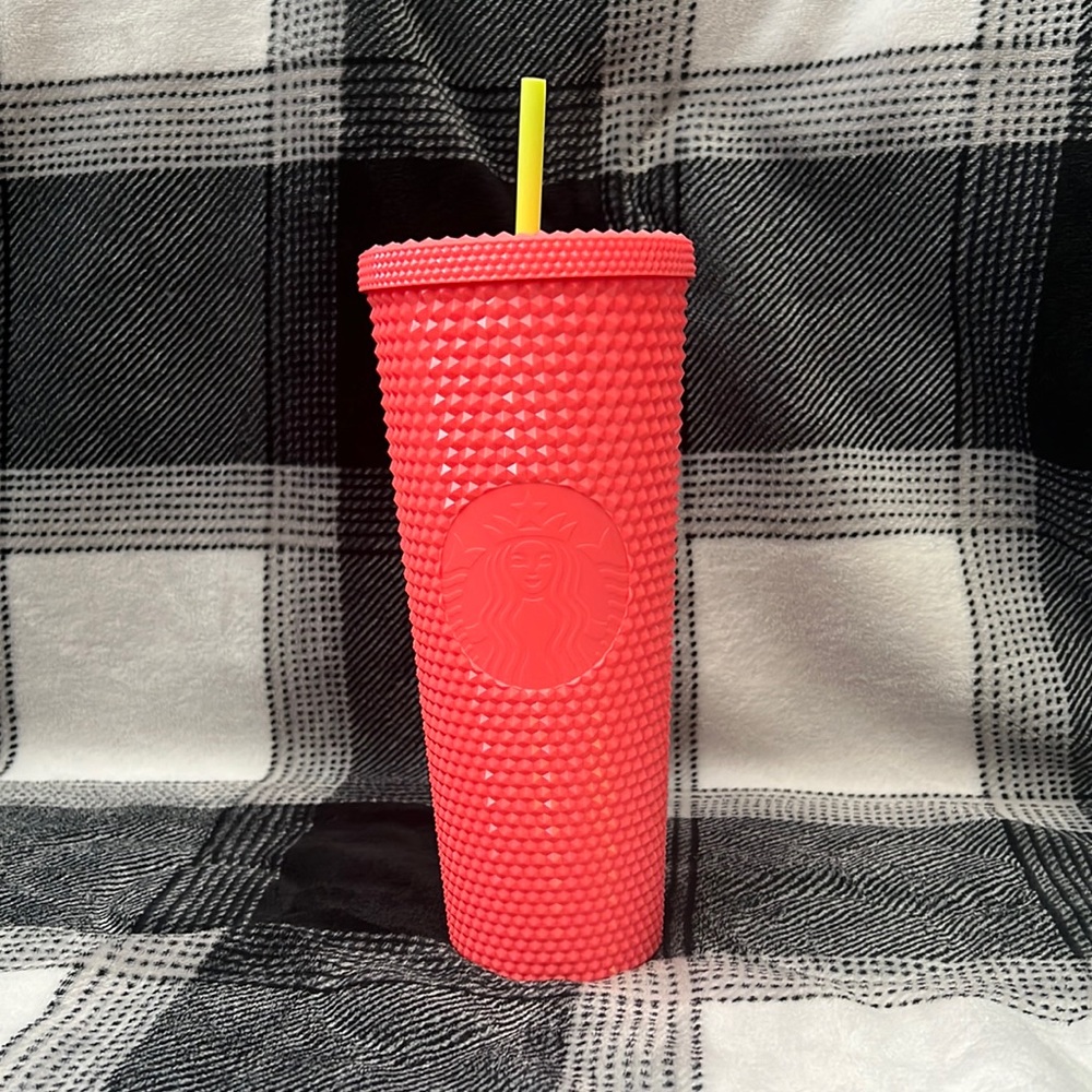 Venti Dragon Fruit Cup